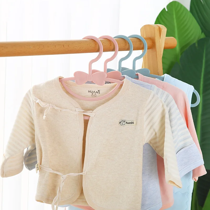 Cintres en plastique pour bébé - Baby Nursery Hangers avis et prix